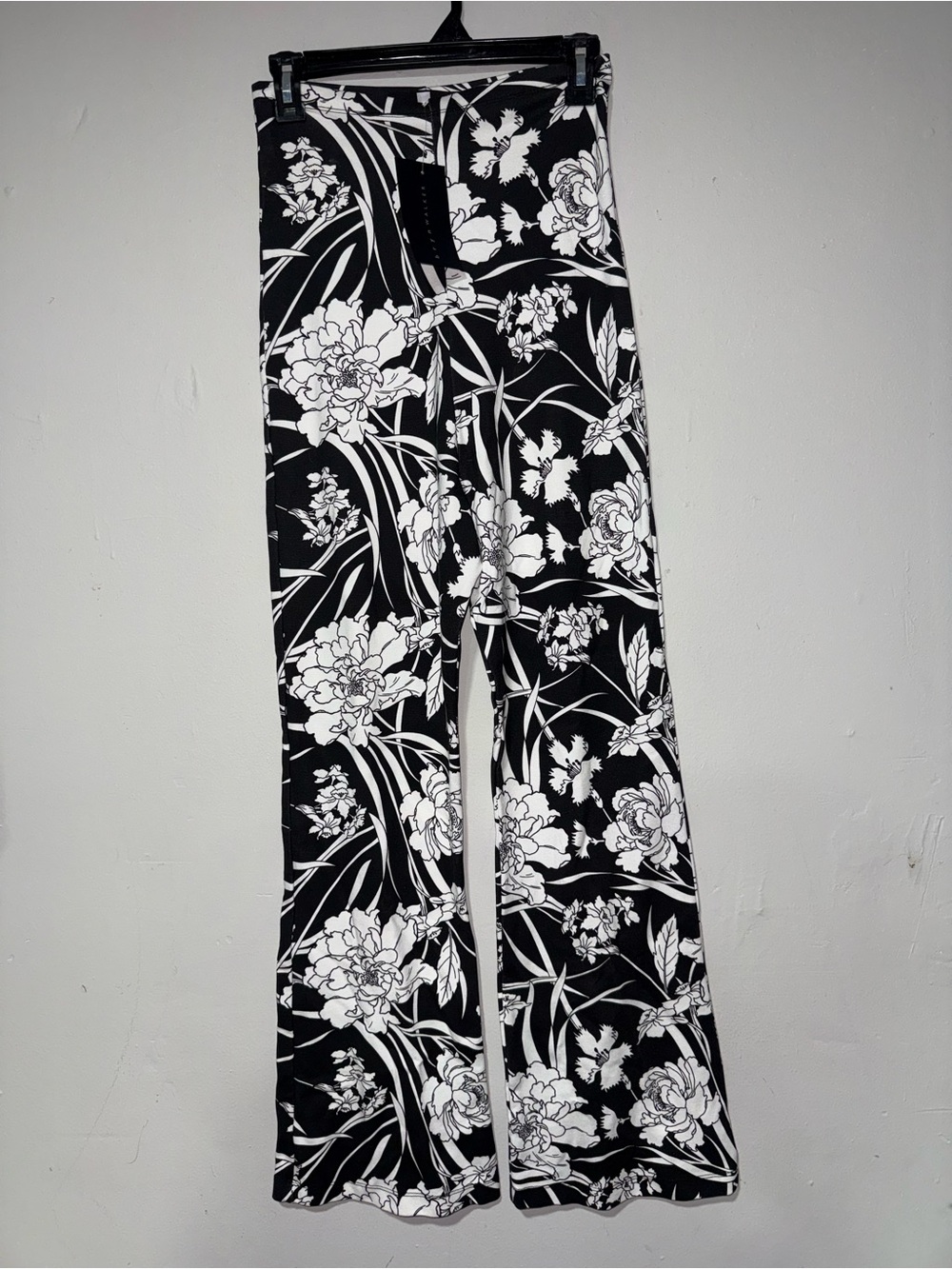 bryn Walker Black & White Floral Wide-Leg Pants - Picture 4 of 6